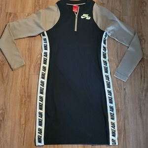 Worn once womens NIKE DRESS (large) tighter fit
